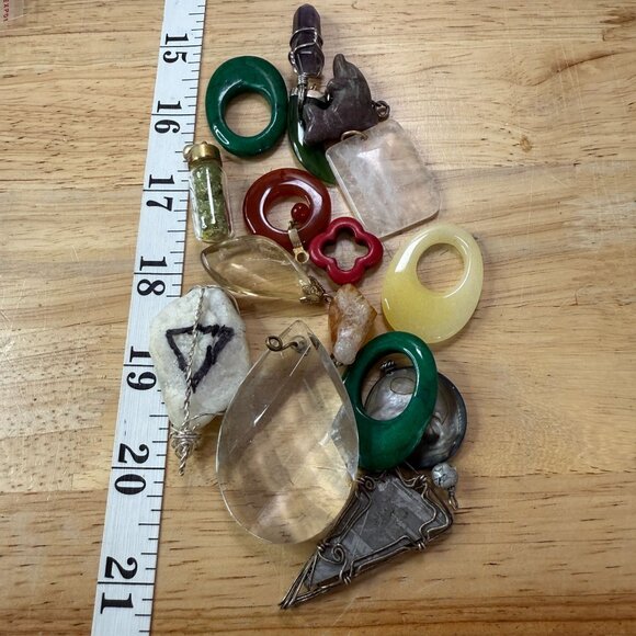 Mixed Pendant Lot Stone Glass Shell 18 Pieces Jewelry Craft Supplies Assorted Sh - Picture 5 of 7